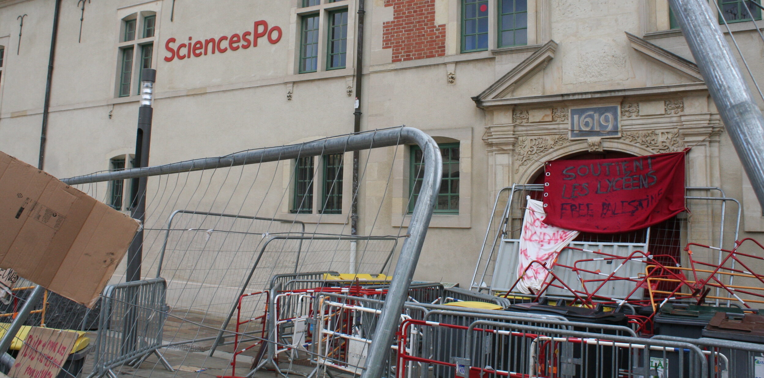 Reims Campus Blockaded Amid Nationwide Student Mobilization